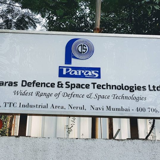 Paras Defence